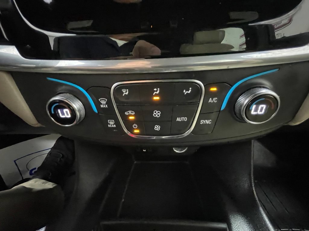 Used 2022 Chevrolet Traverse LS w/ Midnight/Sport Edition AWD/4WD image 19