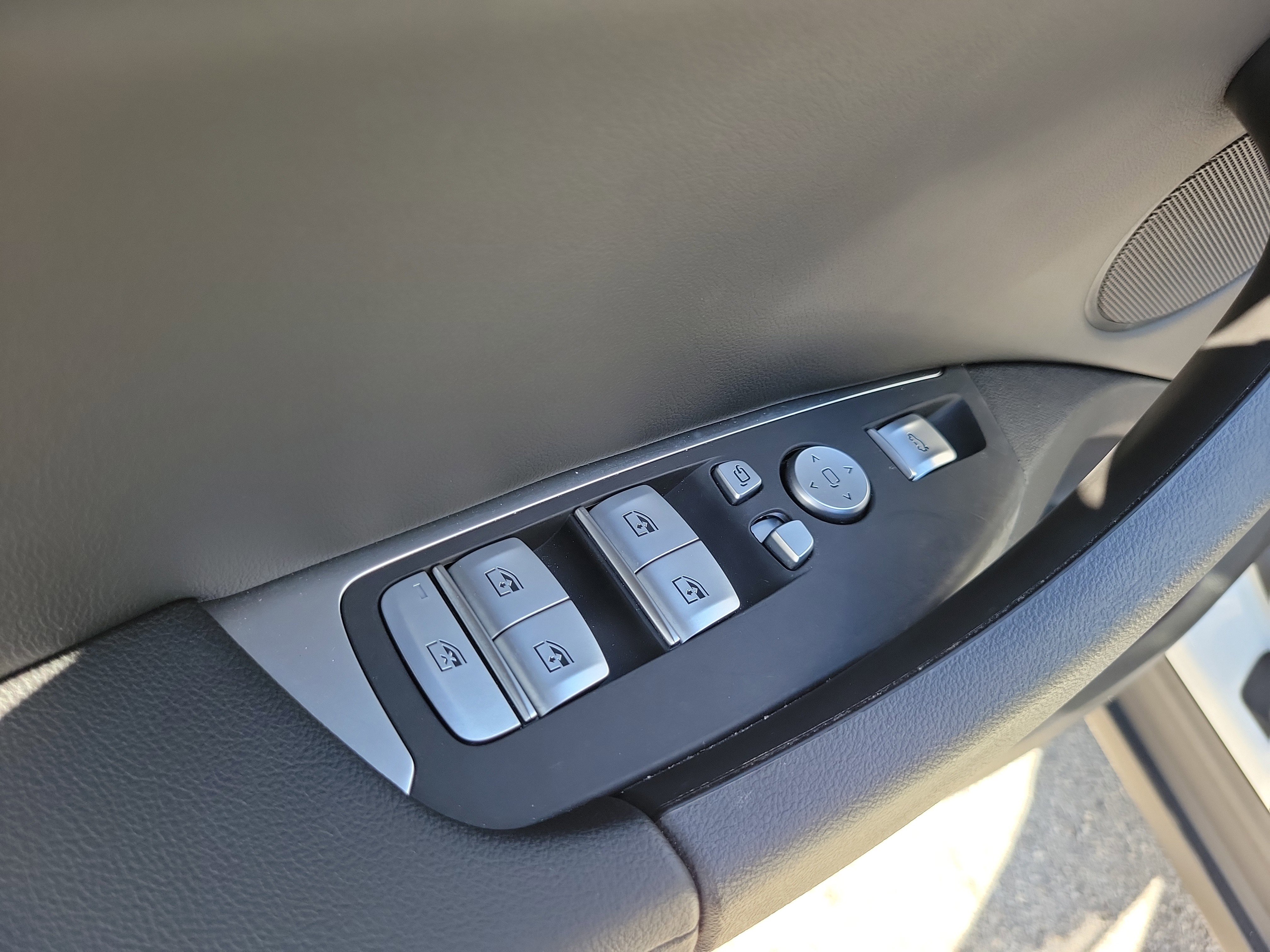 Used 2025 BMW X4 xDrive30i image 27