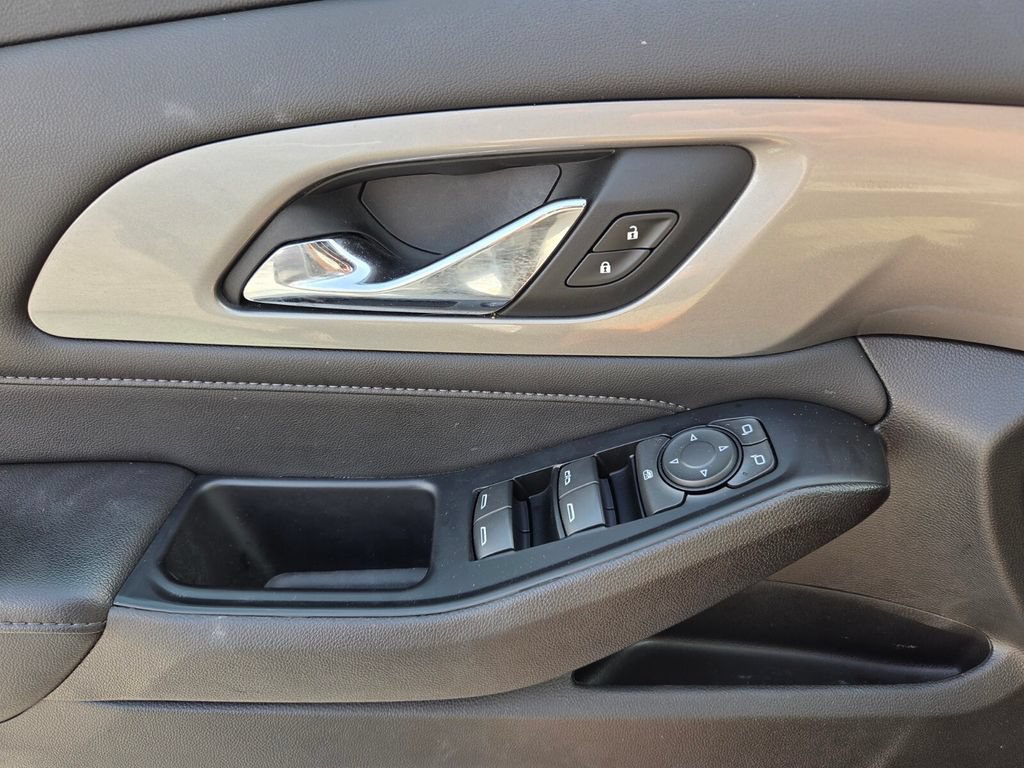 Certified 2023 Chevrolet Traverse LT FWD image 24