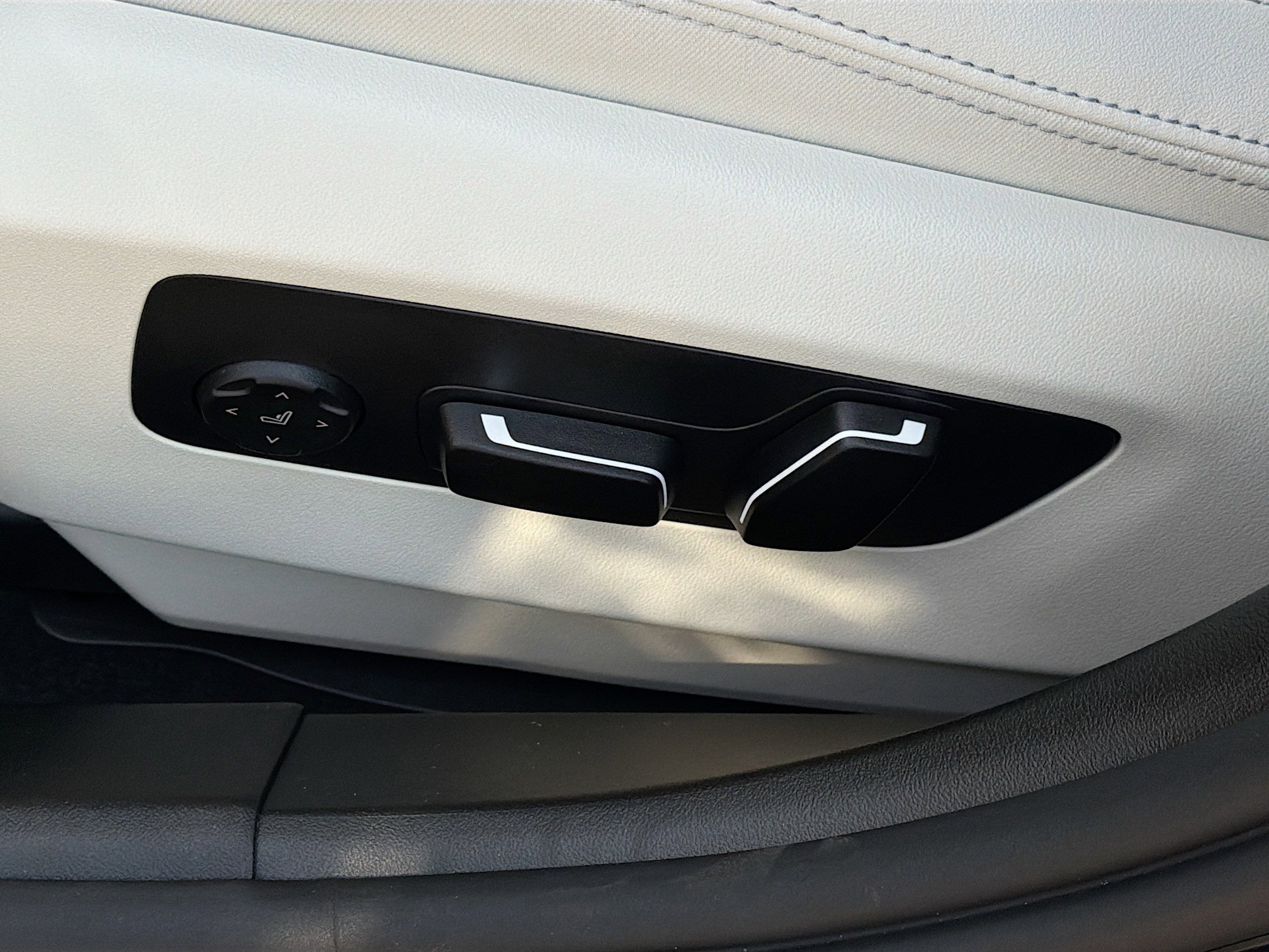 New 2026 BMW 530i w/ M Sport Package image 25