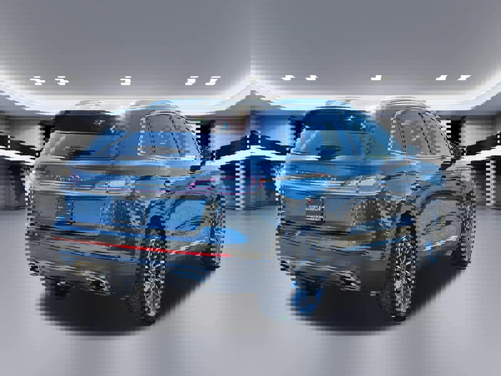 Used 2022 Lincoln Nautilus Reserve w/ Equipment Group 201A image 6