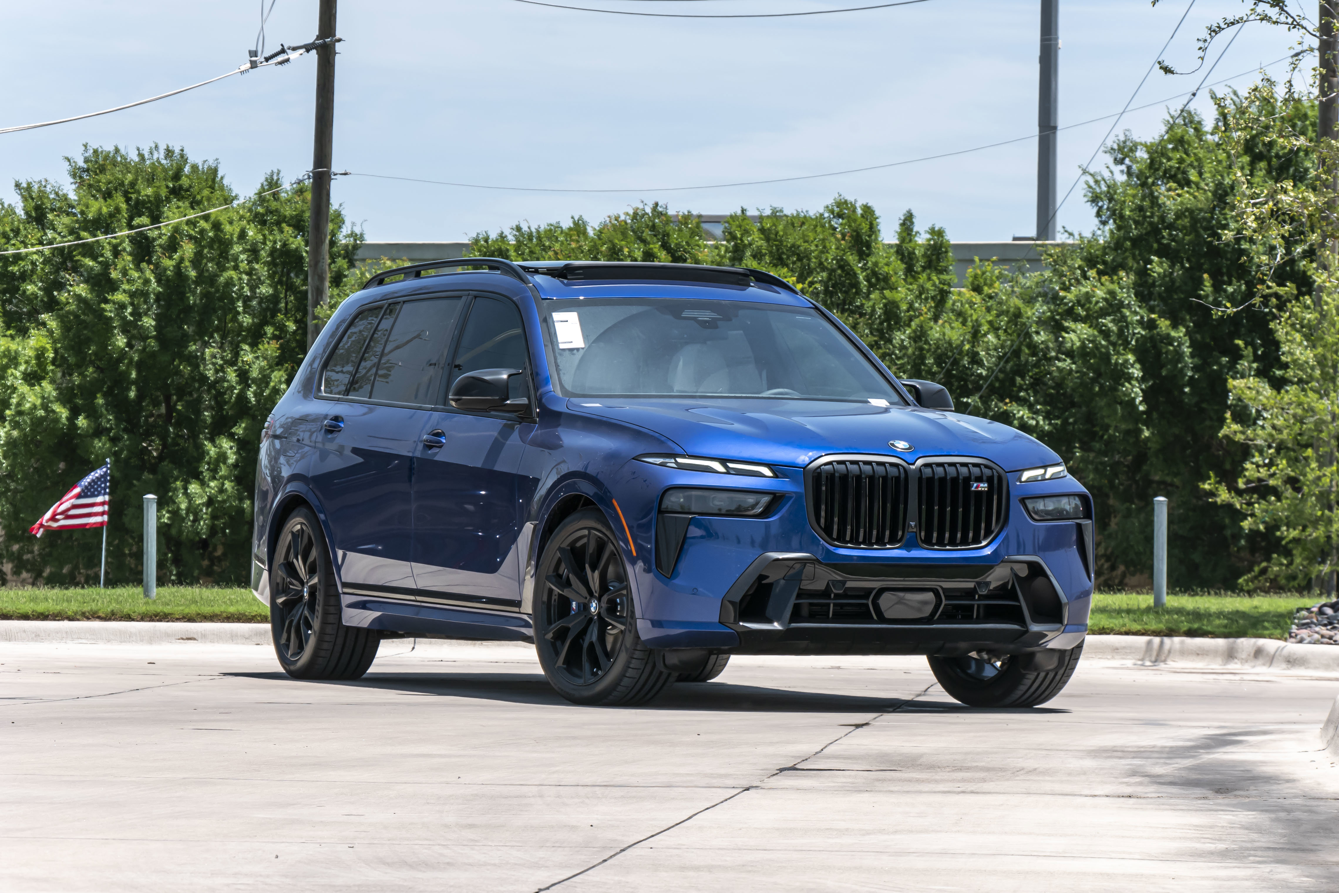 New 2026 BMW X7 M60i image 2
