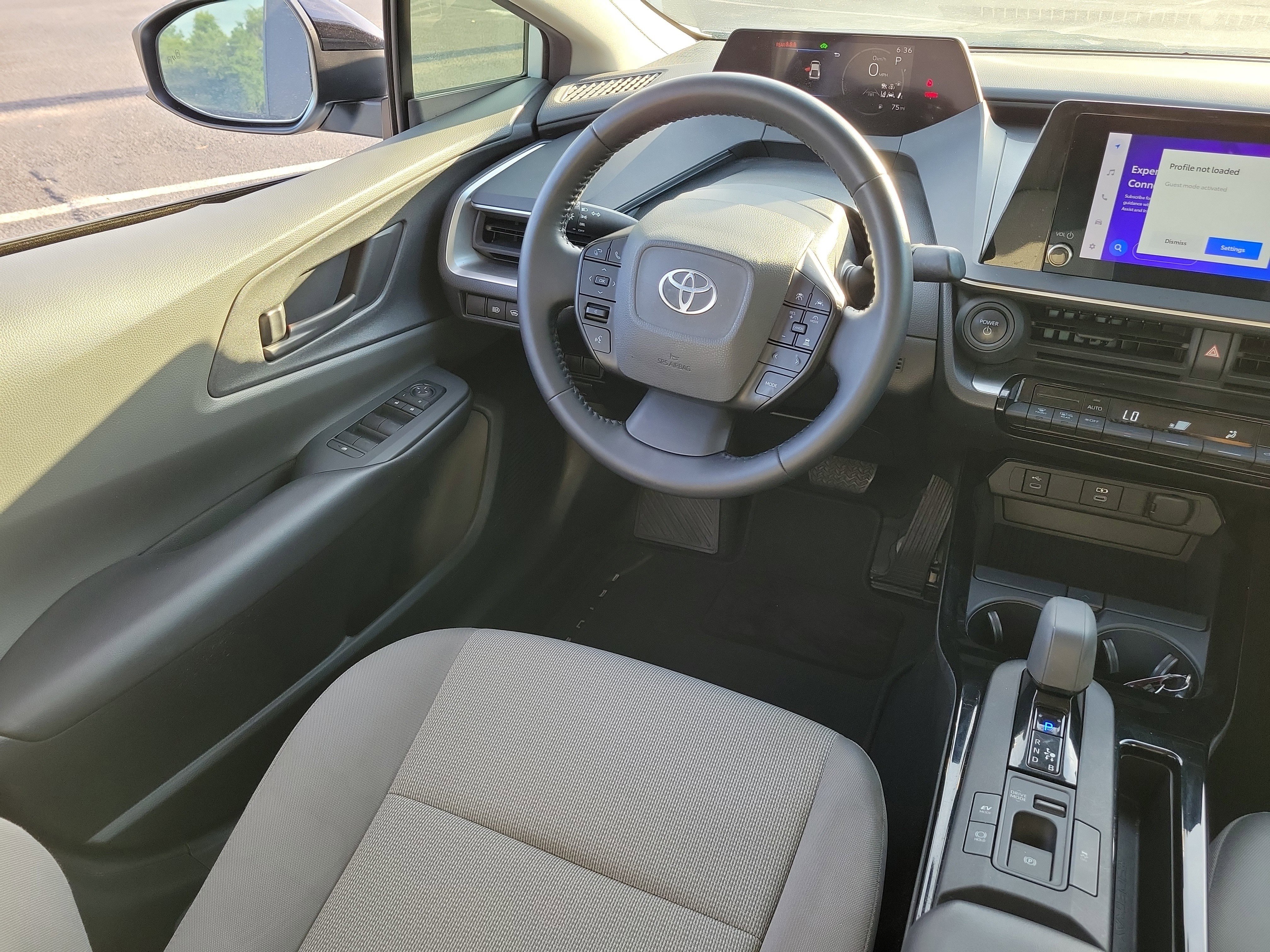 Used 2023 Toyota Prius LE FWD image 16