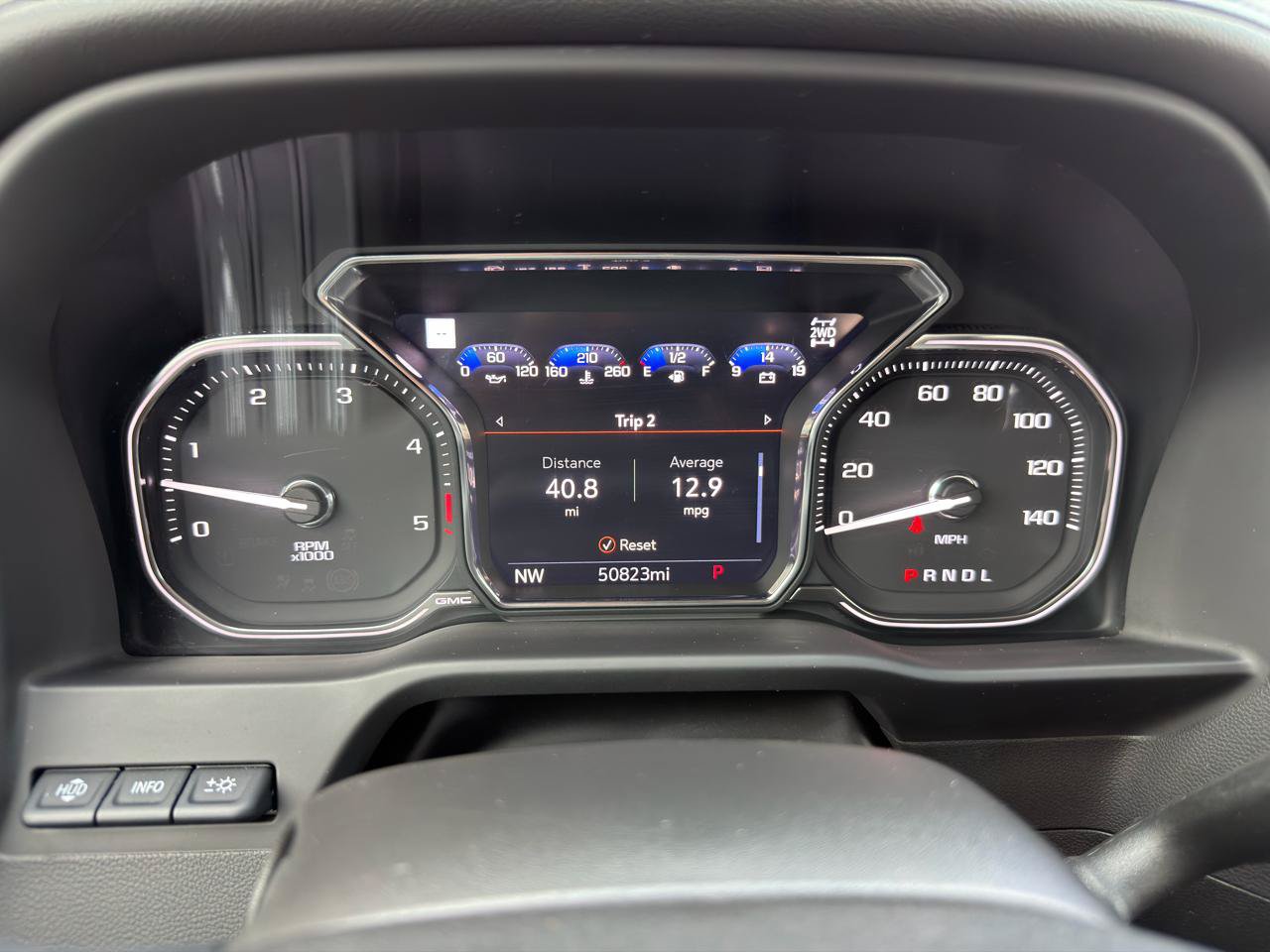 Used 2022 GMC Sierra 2500 Denali w/ Denali Ultimate Package AWD/4WD image 21