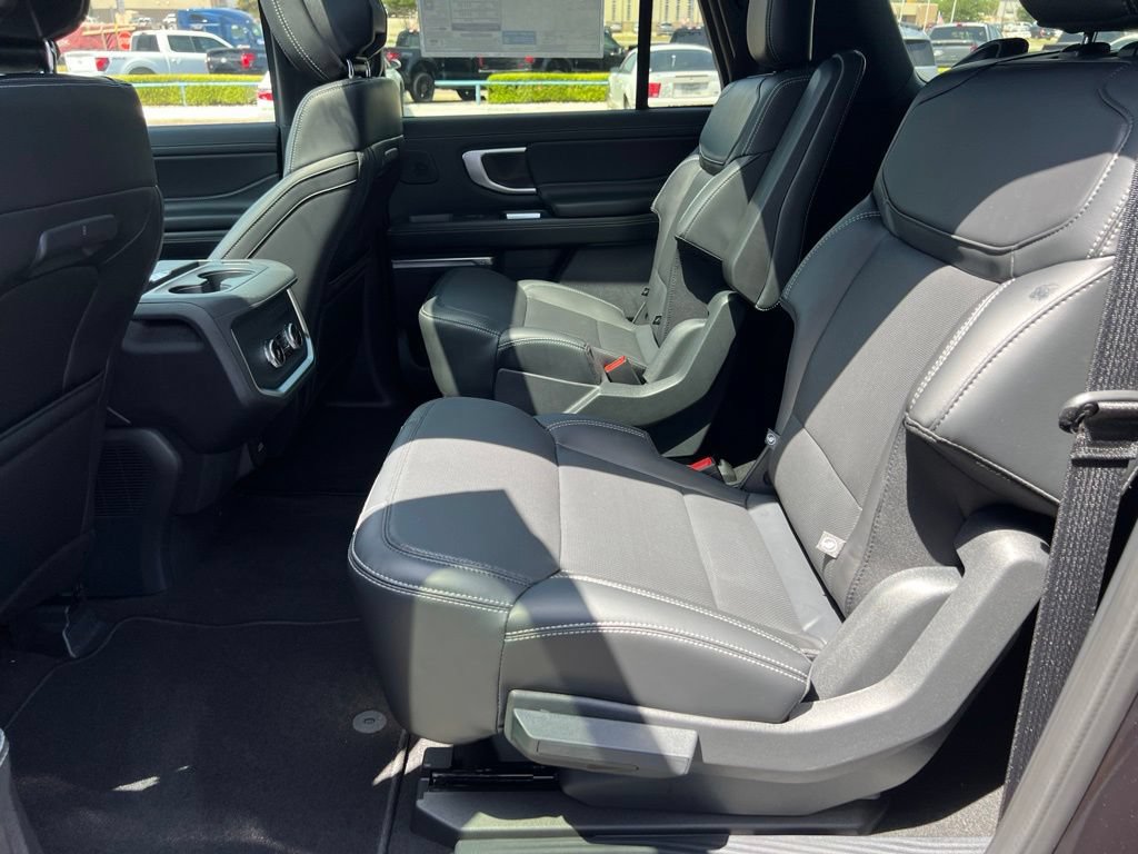 New 2027 Ford Expedition Max Platinum w/ Stealth Appearance Package AWD/4WD image 13