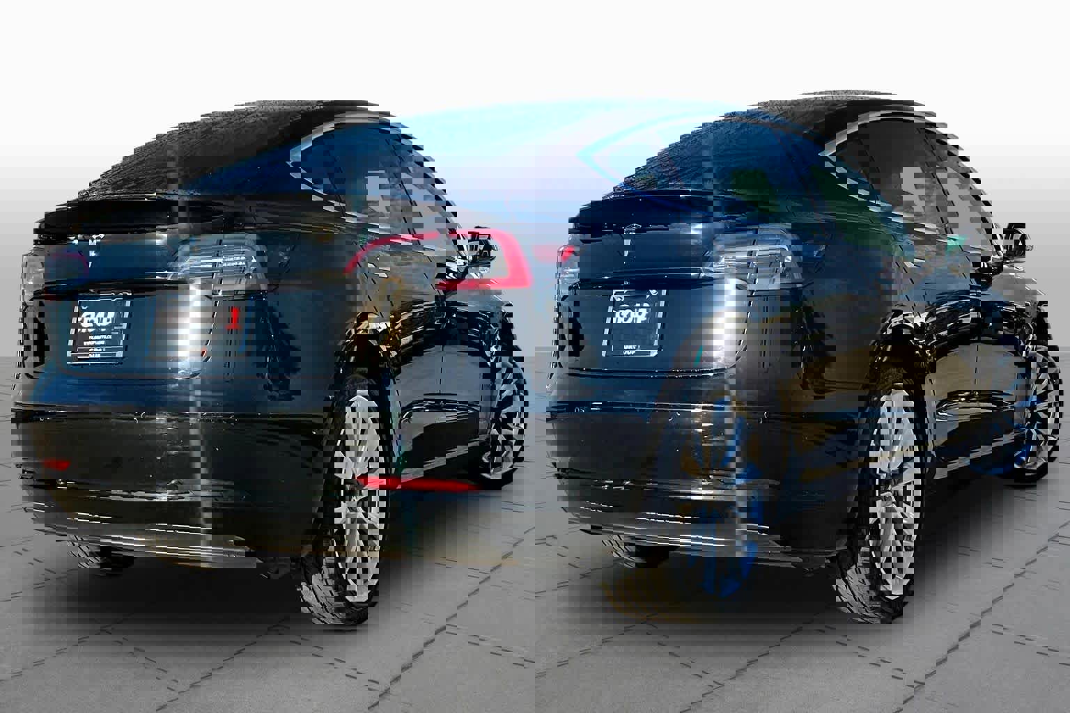 Used 2018 Tesla Model 3 Mid Range image 11