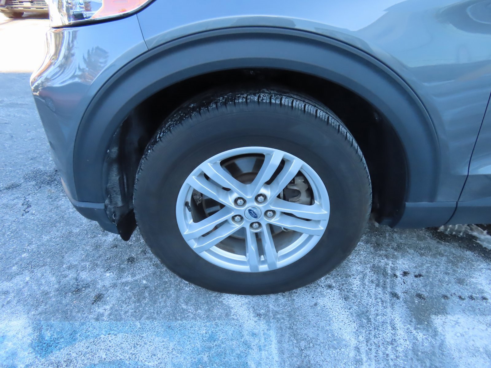 Used 2024 Ford Explorer XLT image 10