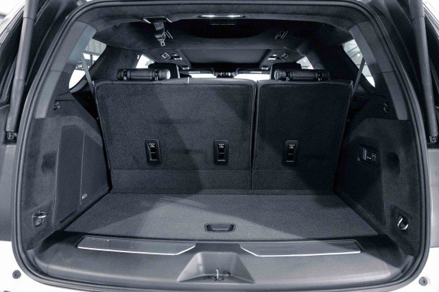 Used 2025 Cadillac Escalade Sport Platinum w/ LPO, ONYX Package image 15