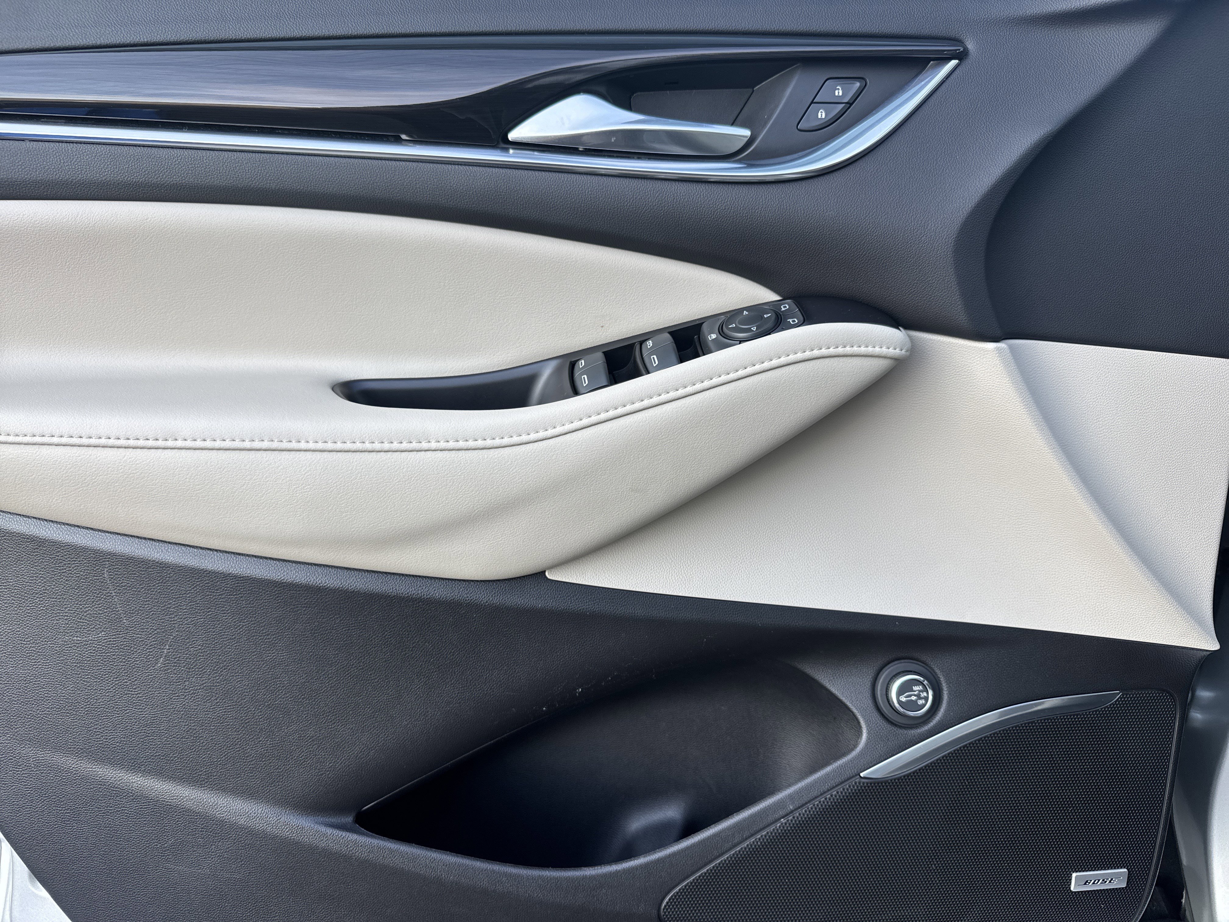 Used 2020 Buick Enclave Essence w/ Sound and Sites Package image 14