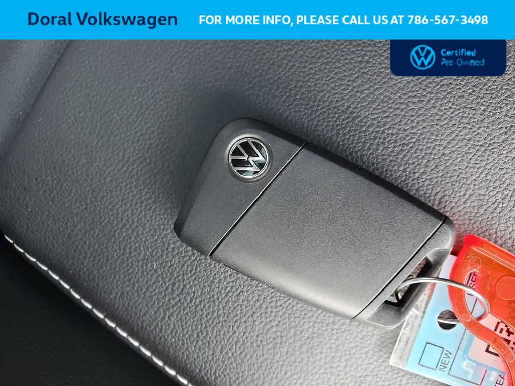 Certified 2024 Volkswagen Taos SE image 31