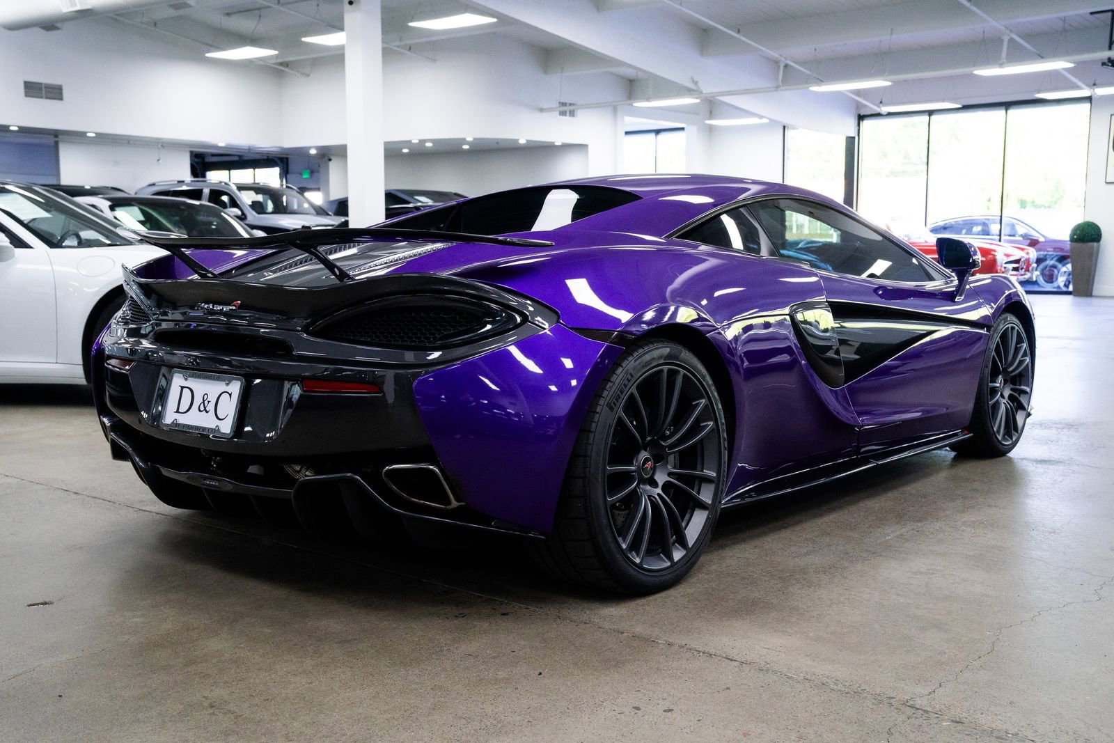 Used 2018 McLaren 570S Coupe RWD image 7