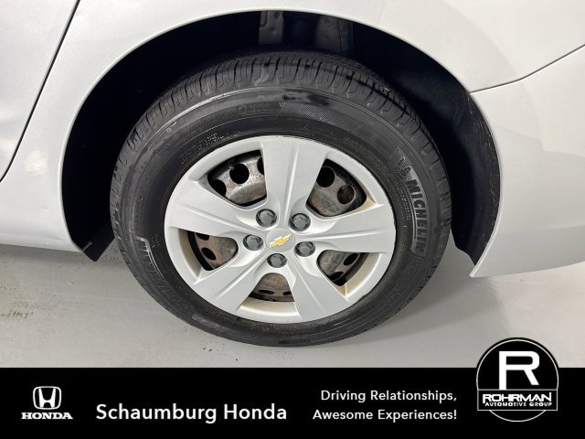 Used 2018 Chevrolet Cruze LS FWD image 5