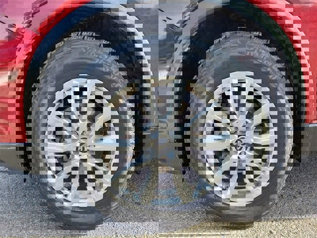 Used 2018 Nissan Rogue SV image 33