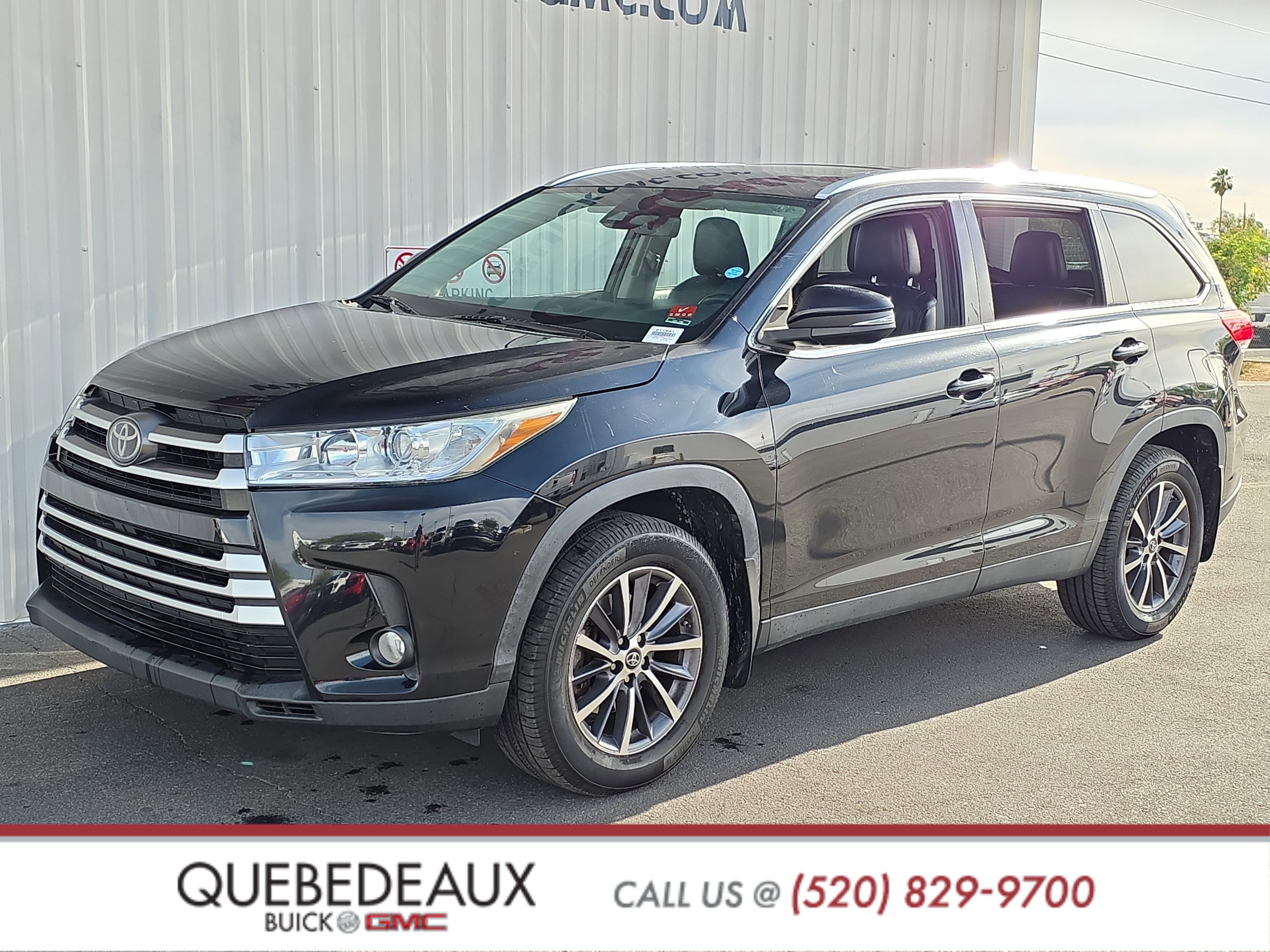 Used 2019 Toyota Highlander XLE AWD/4WD image 3