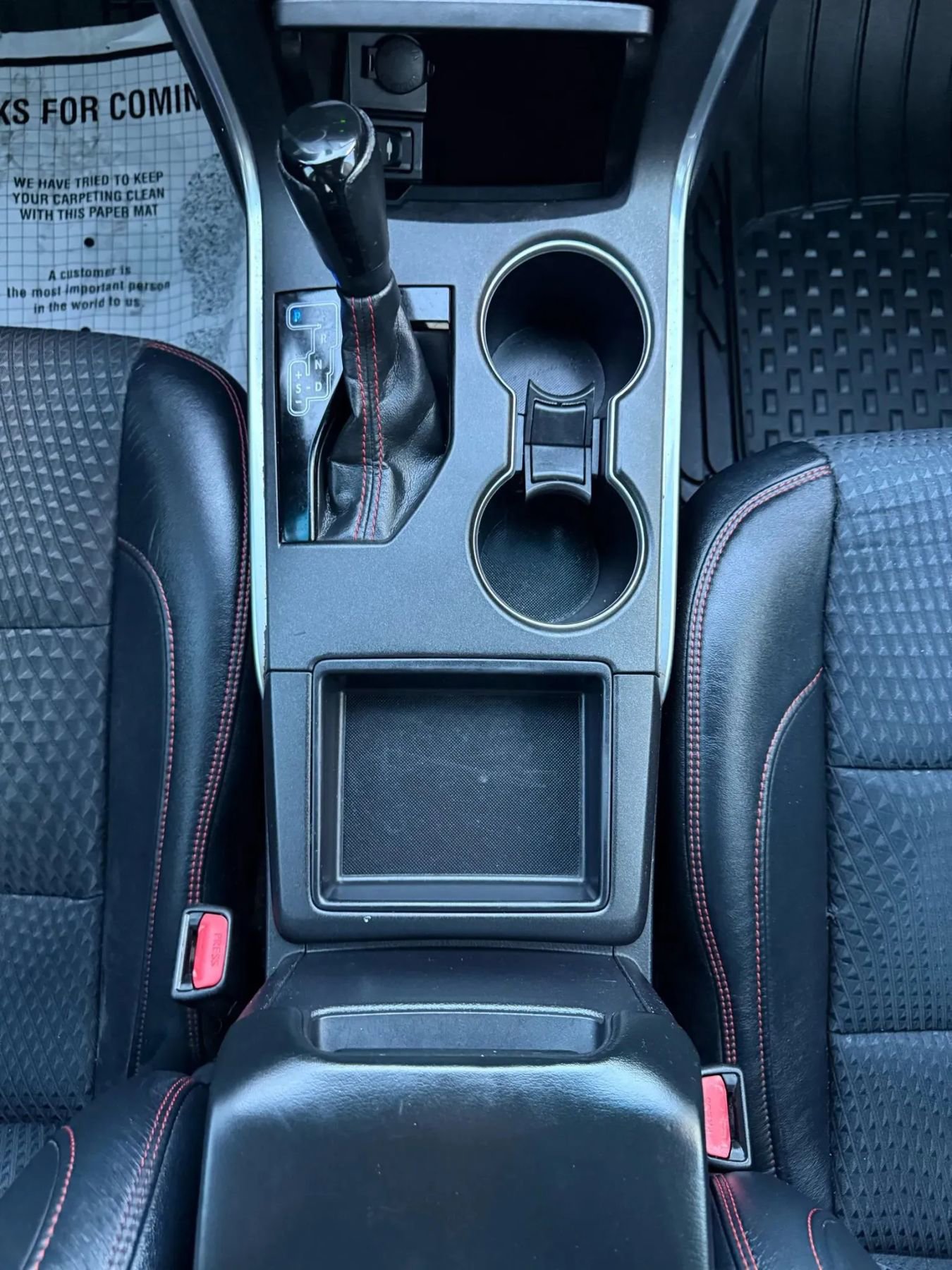 Used 2015 Toyota Camry SE FWD image 14