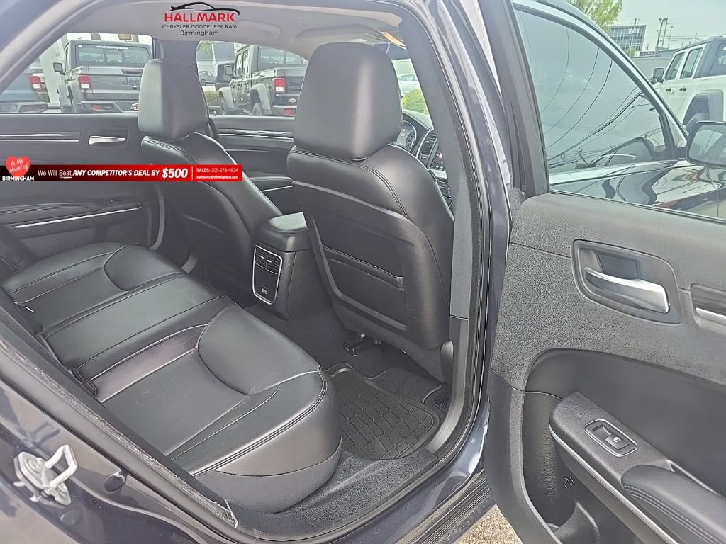 Used 2019 Chrysler 300 Touring L w/ Quick Order Package 22F image 20