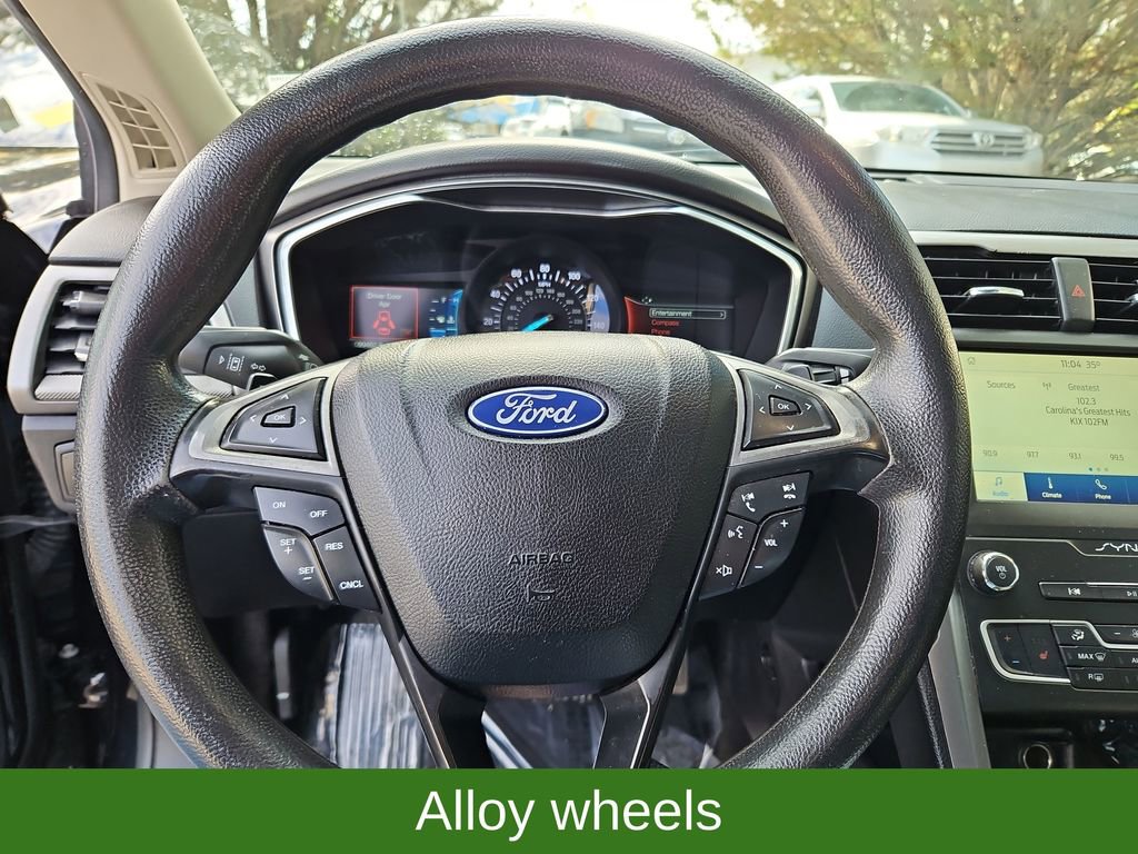 Used 2020 Ford Fusion SE image 10