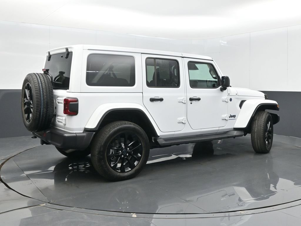 Used 2025 Jeep Wrangler Unlimited Sahara image 7