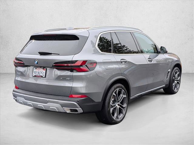 Certified 2025 BMW X5 xDrive40i w/ Parking Assistance Package image 5