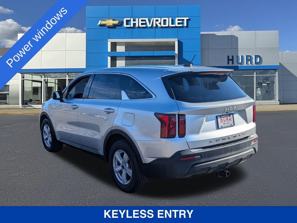 Used 2022 Kia Sorento LX image 7