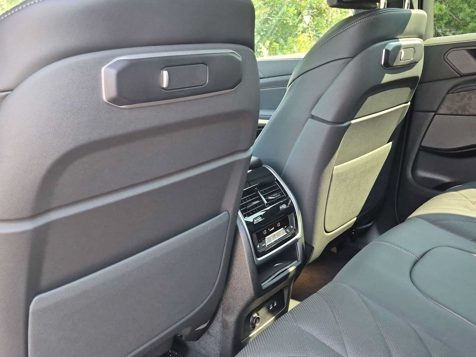 New 2026 BMW X5 xDrive40i AWD/4WD image 18