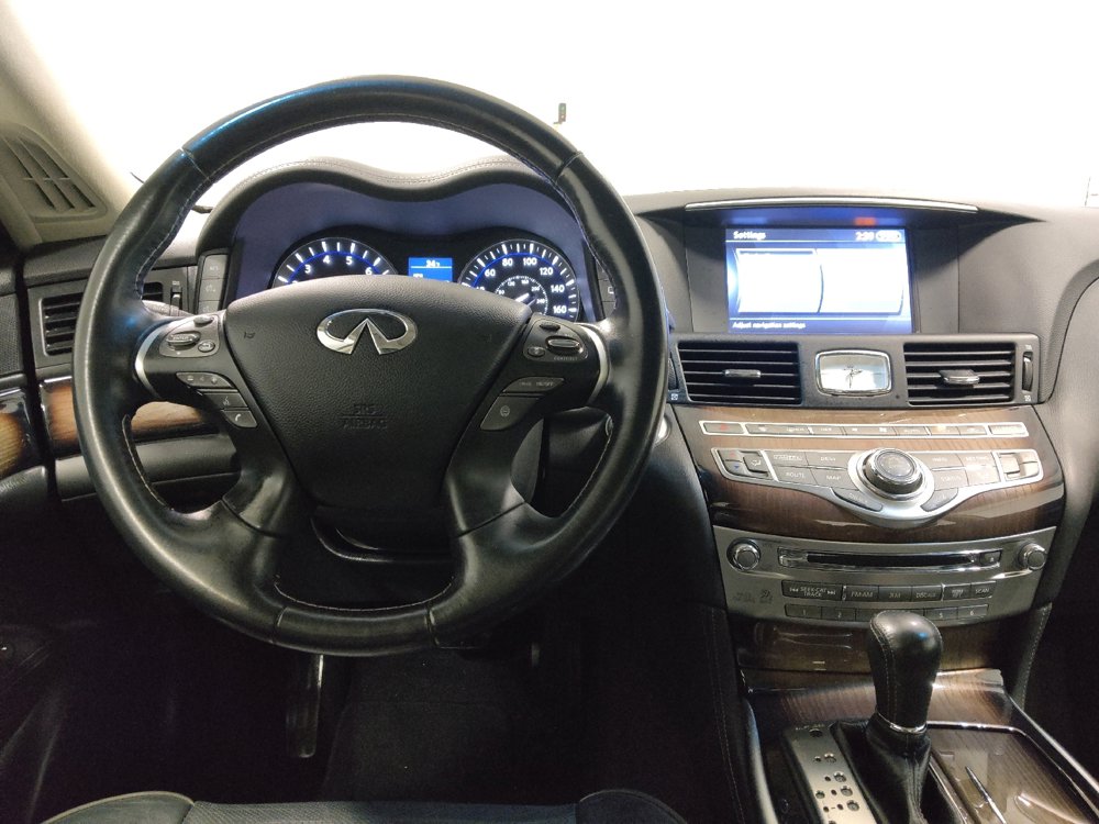 Used 2016 INFINITI Q70 L 3.7 w/ Deluxe Touring Package image 22