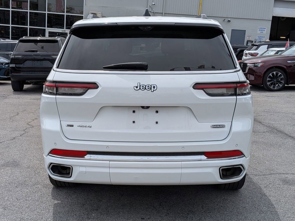 Used 2023 Jeep Grand Cherokee L Overland w/ Advanced Protech Group III AWD/4WD image 7