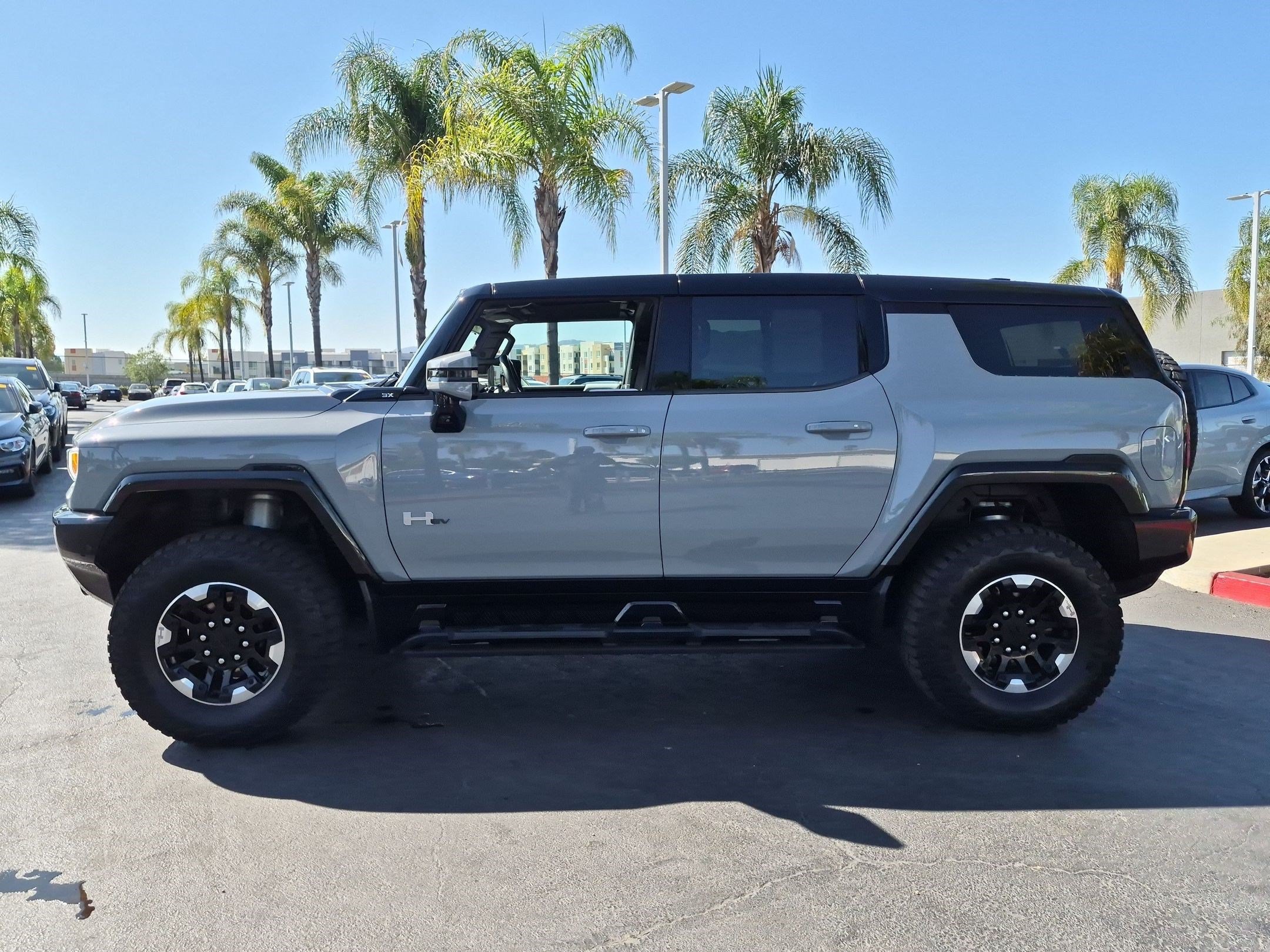 Used 2024 GMC Hummer EV 3X w/ Extreme Off-Road Package AWD/4WD image 7