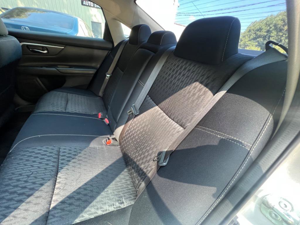 Used 2018 Nissan Altima 2.5 SV FWD image 14