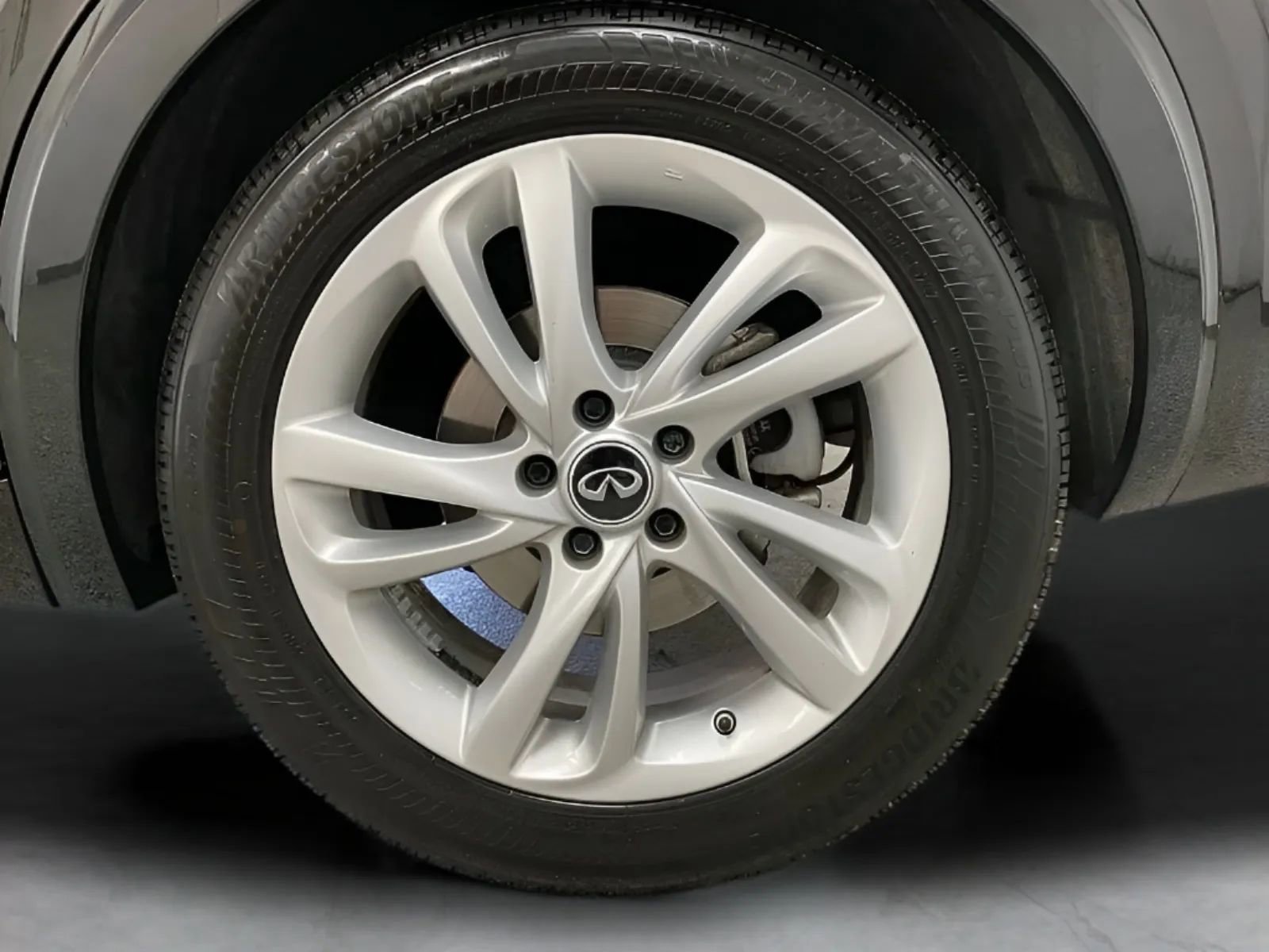 Used 2018 INFINITI QX30 FWD image 25