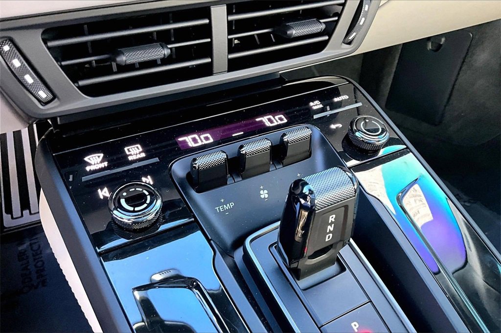 Used 2025 Porsche 911 Carrera 4 GTS image 16