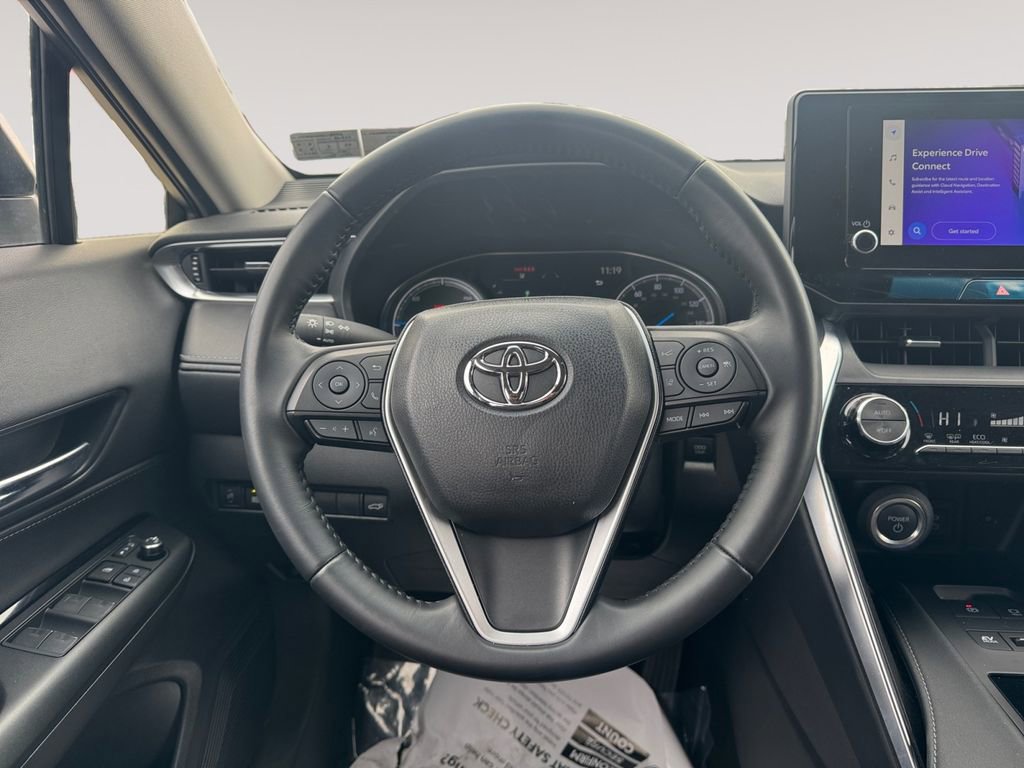 Used 2024 Toyota Venza LE image 12