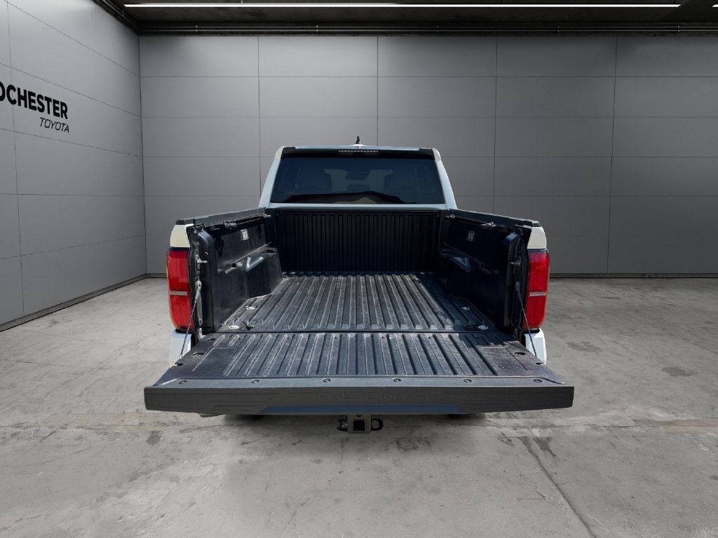Certified 2025 Toyota Tacoma SR5 AWD/4WD image 19