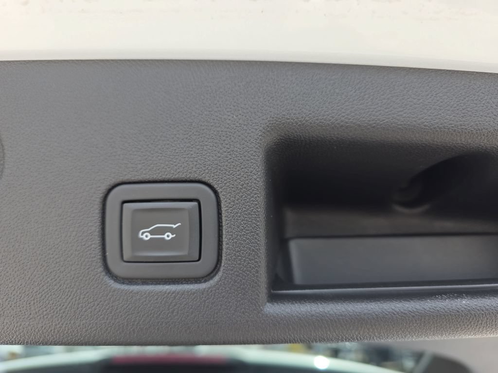Certified 2023 Chevrolet Equinox RS w/ LPO, Floor Liner Package AWD/4WD image 14