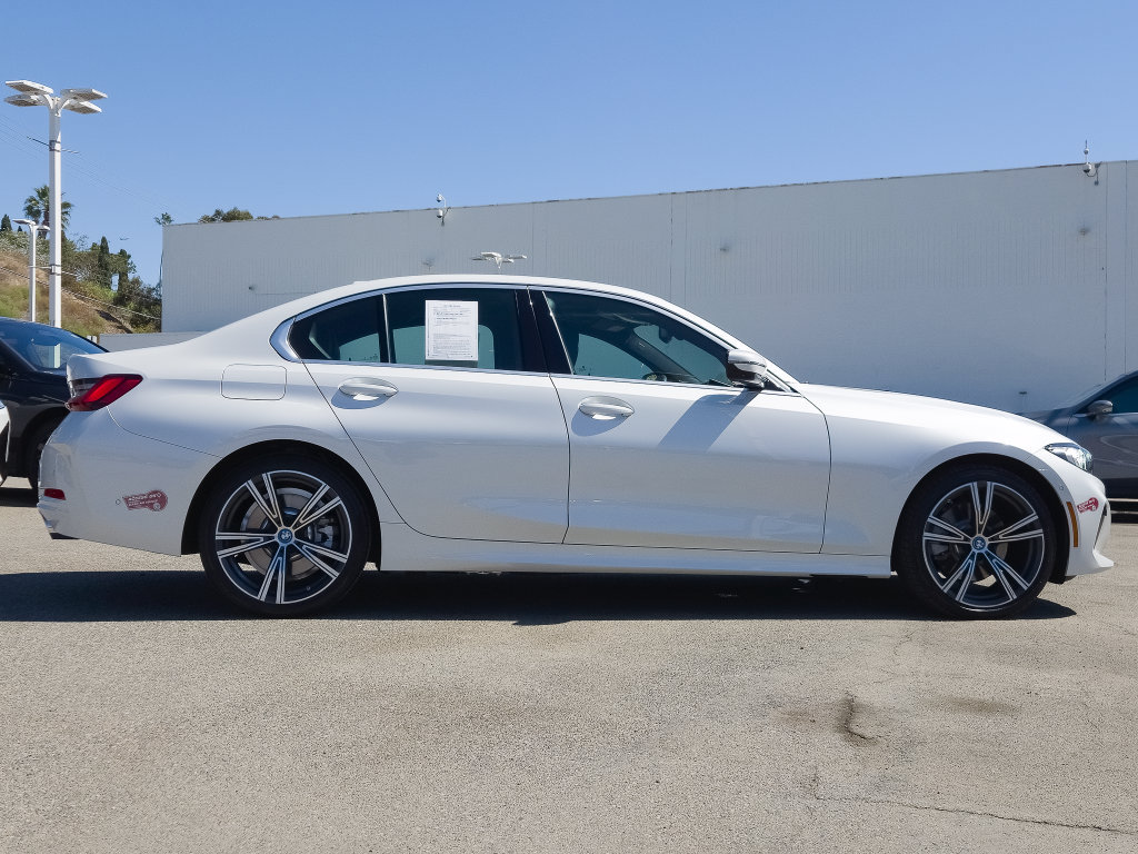 Used 2024 BMW 330e w/ Premium Package RWD image 5