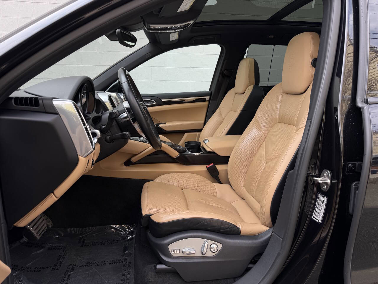 Used 2018 Porsche Cayenne S Platinum image 14