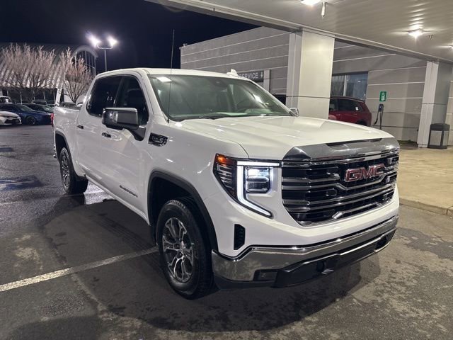 Used 2025 GMC Sierra 1500 SLT image 3