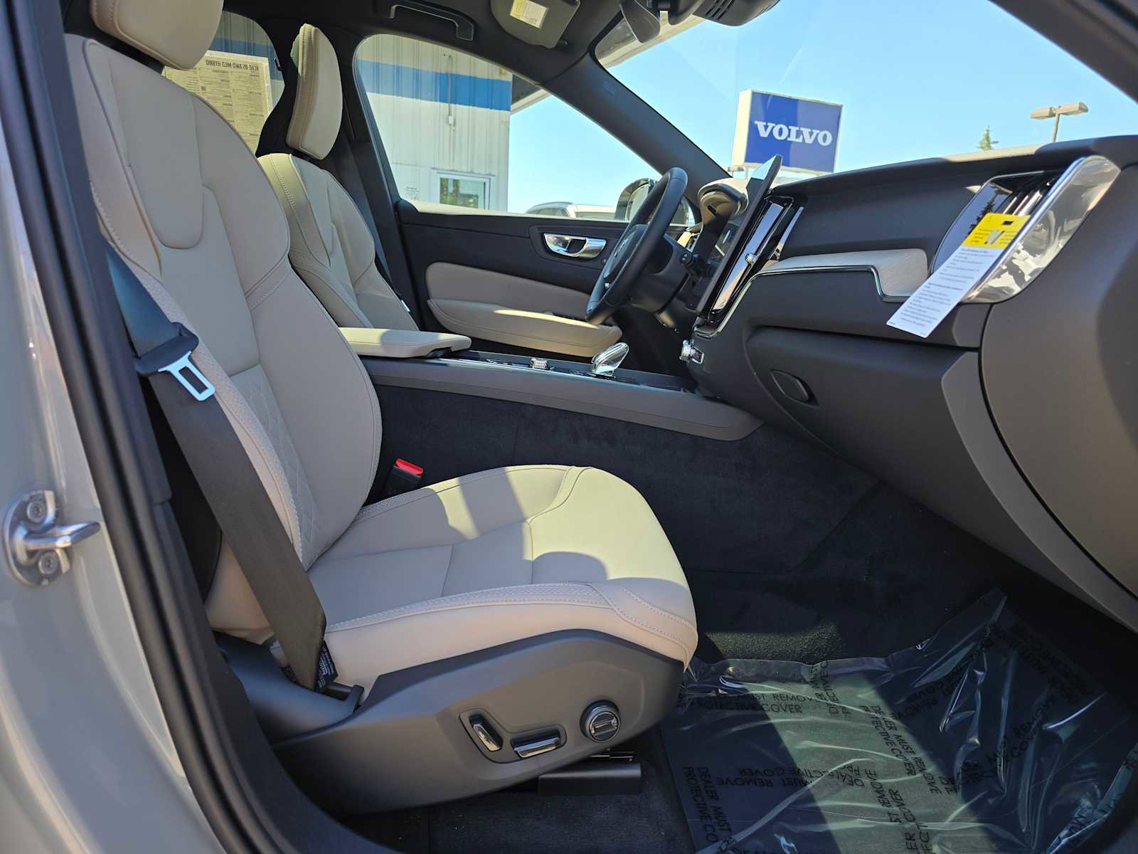 New 2026 Volvo XC60 B5 Core w/ Climate Package AWD/4WD image 10
