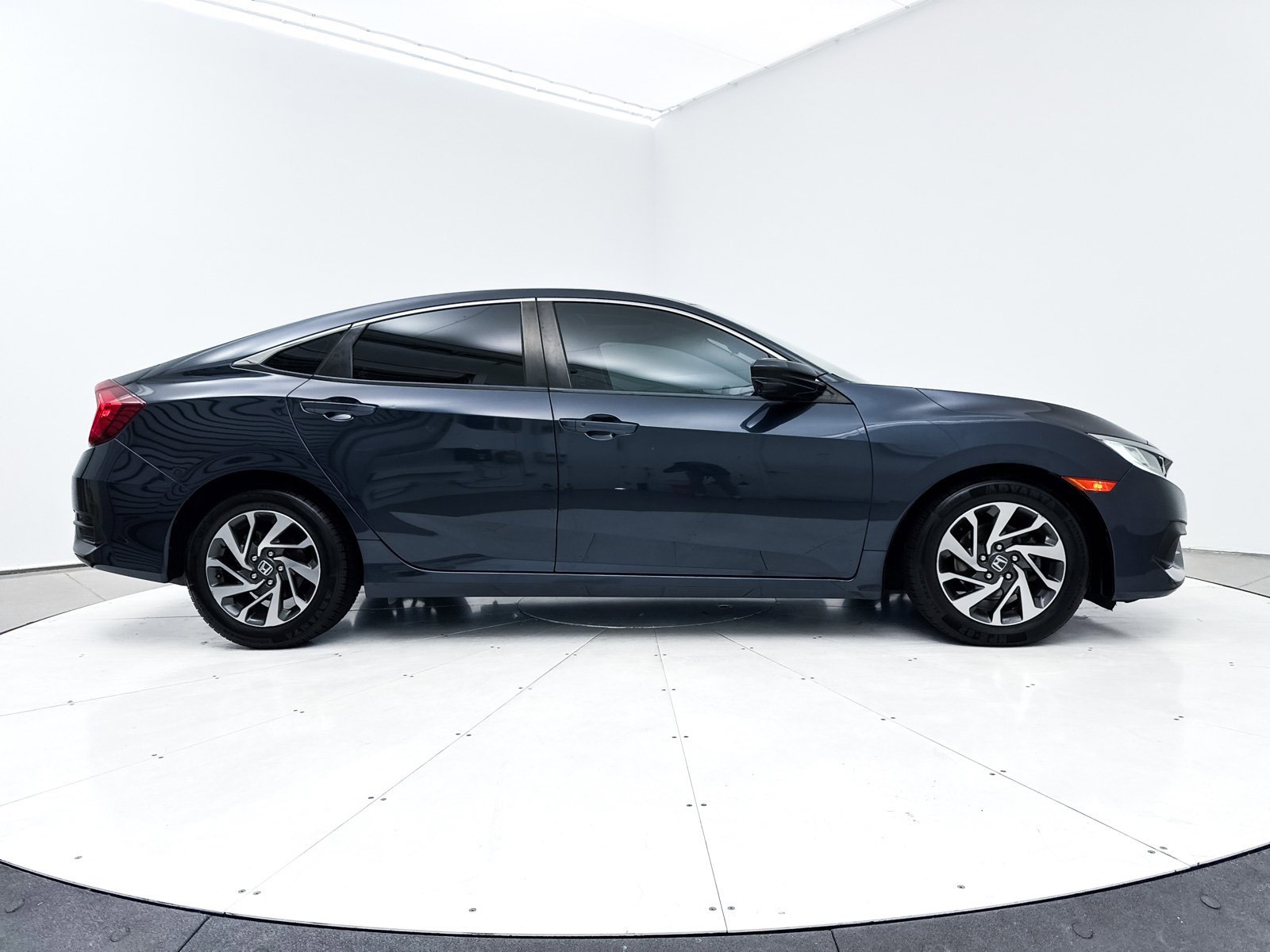 Used 2018 Honda Civic EX image 33