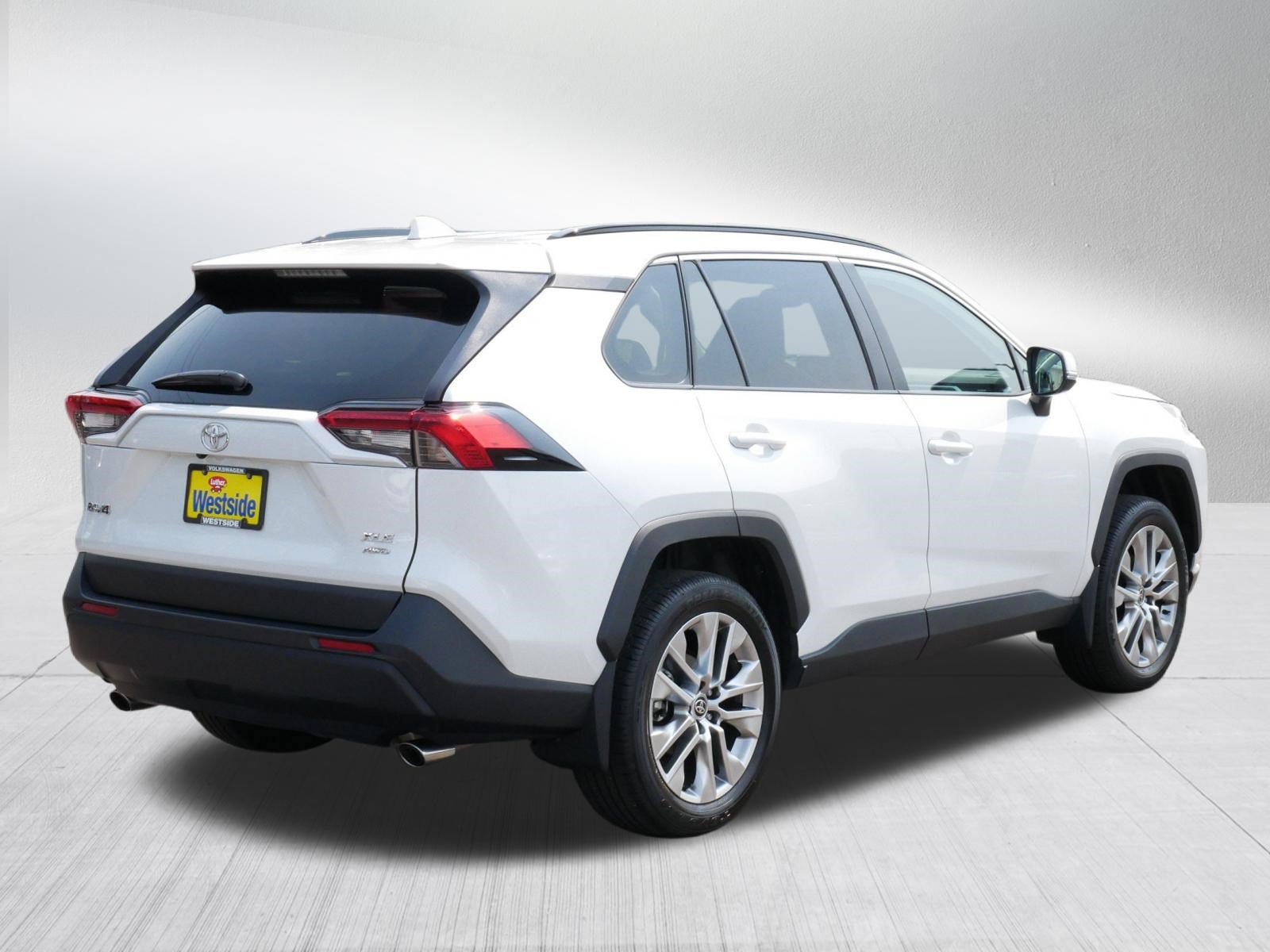 Used 2025 Toyota RAV4 XLE Premium w/ Weather Package AWD/4WD image 7