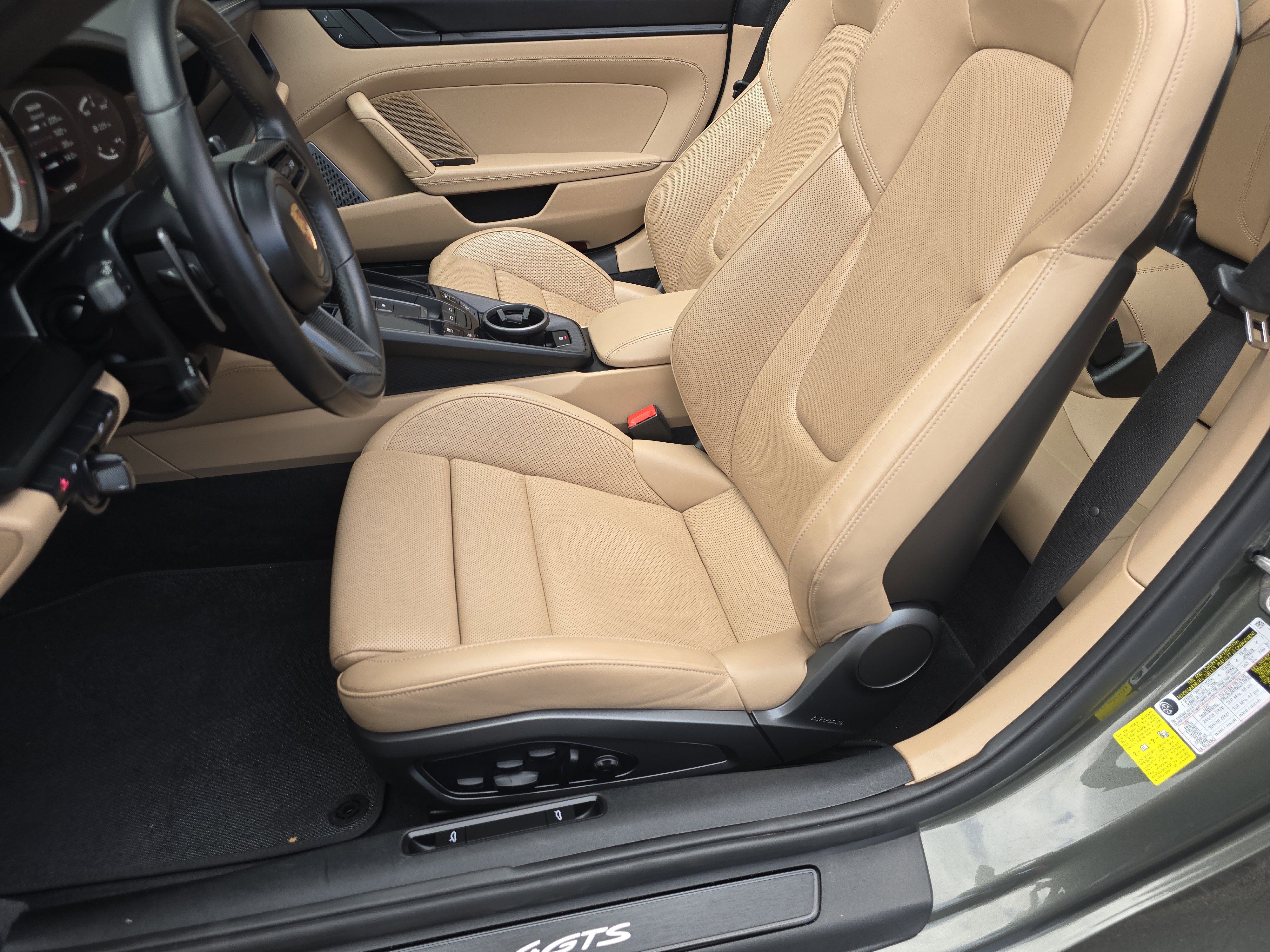 Certified 2023 Porsche 911 Targa 4 GTS image 5