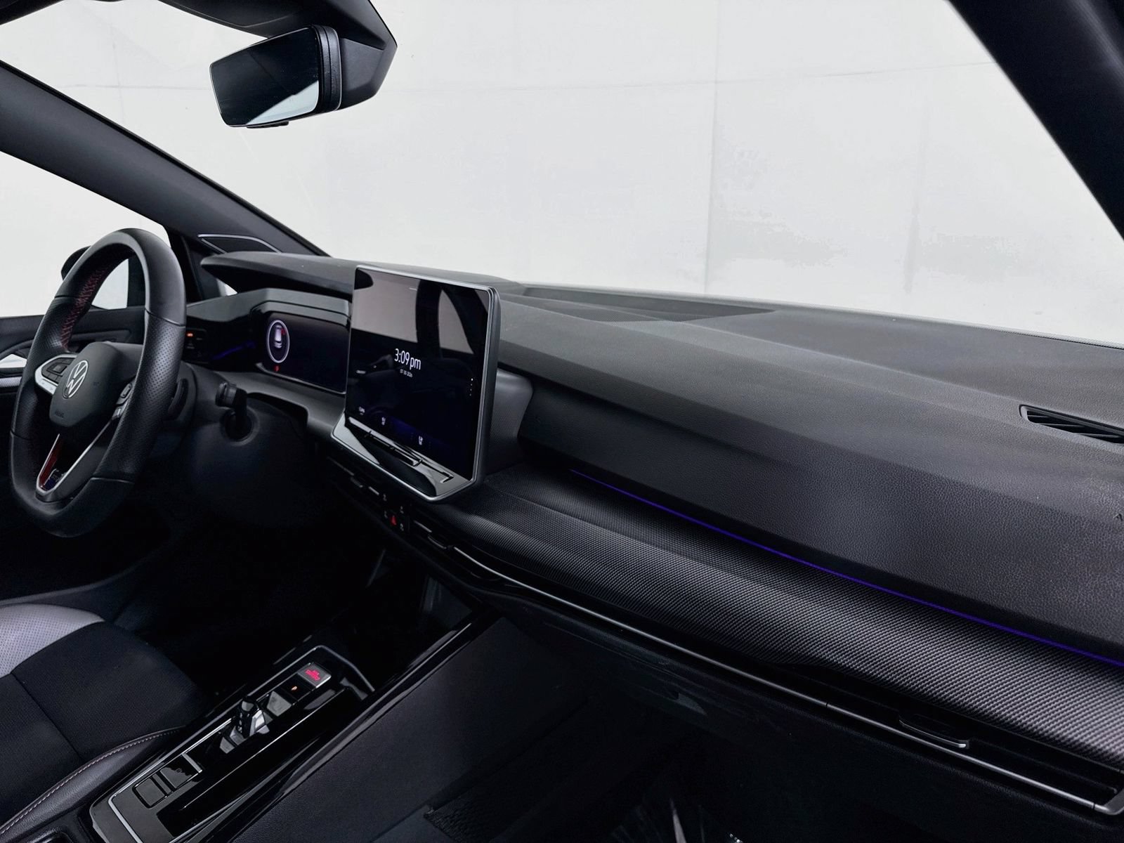 Certified 2025 Volkswagen GTI Autobahn FWD image 27