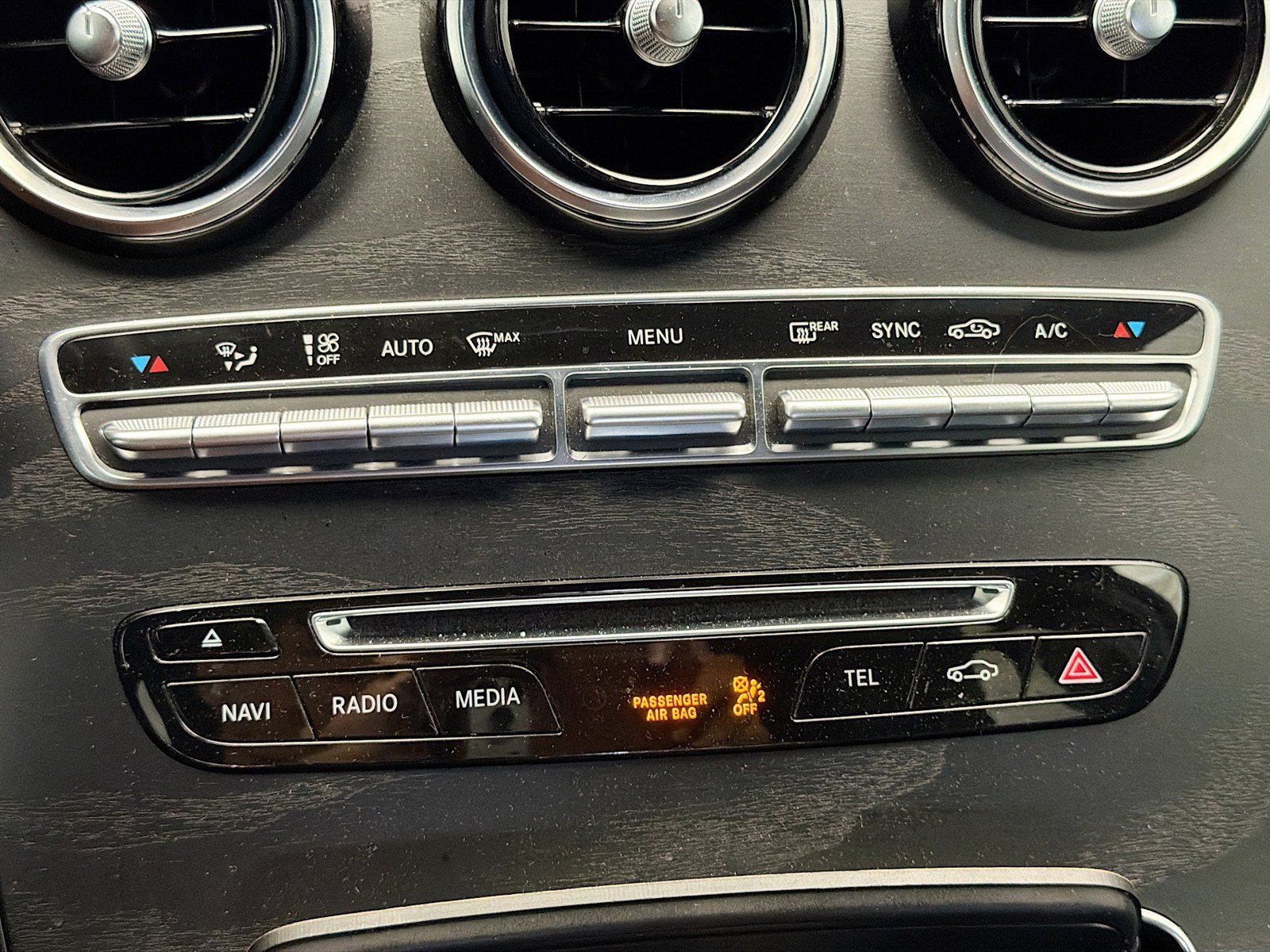 Used 2019 Mercedes-Benz GLC 300 4MATIC image 10