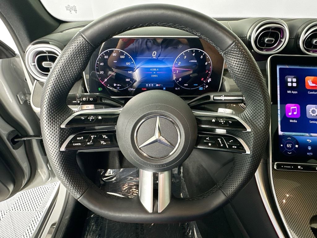 Used 2025 Mercedes-Benz GLC 300 4MATIC image 11