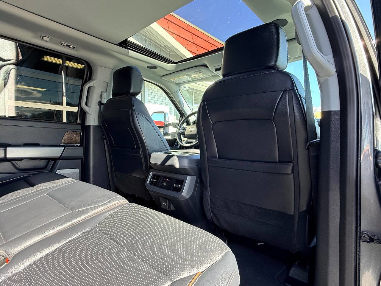 Used 2025 Ford F250 Lariat w/ Lariat Ultimate Package image 41