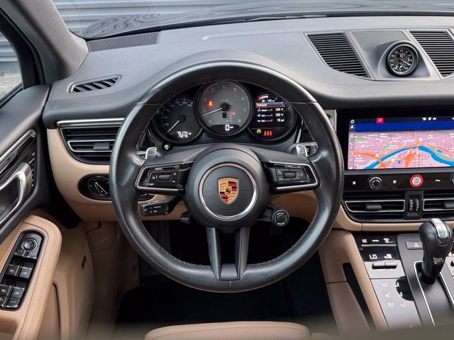Certified 2022 Porsche Macan S AWD/4WD image 19