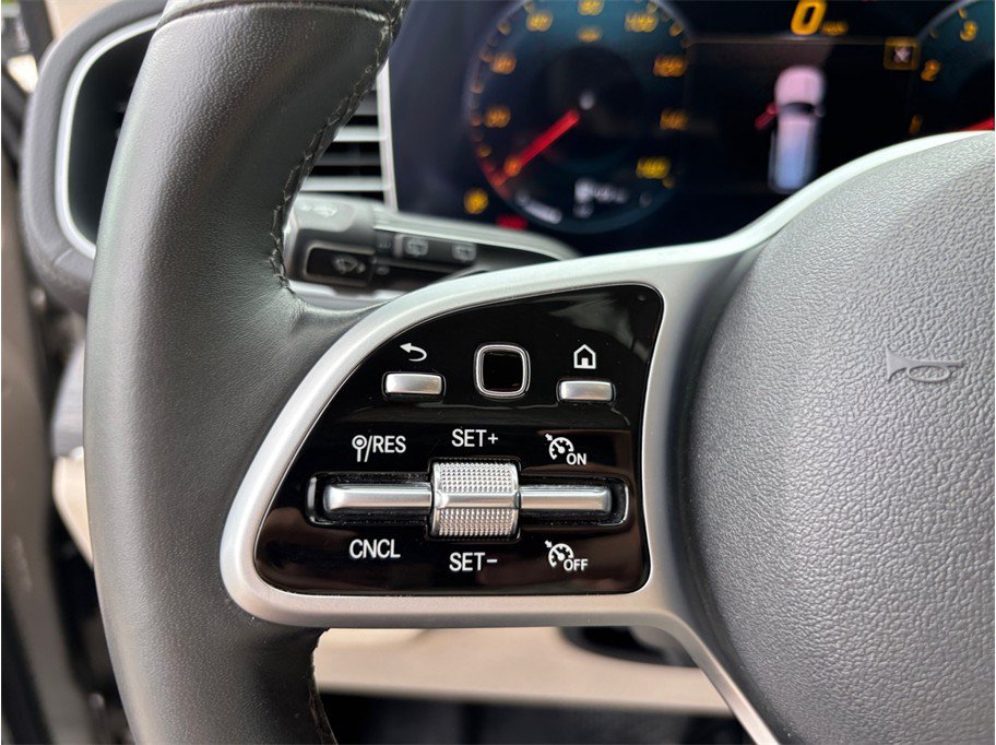 Used 2020 Mercedes-Benz GLS 450 4MATIC image 30