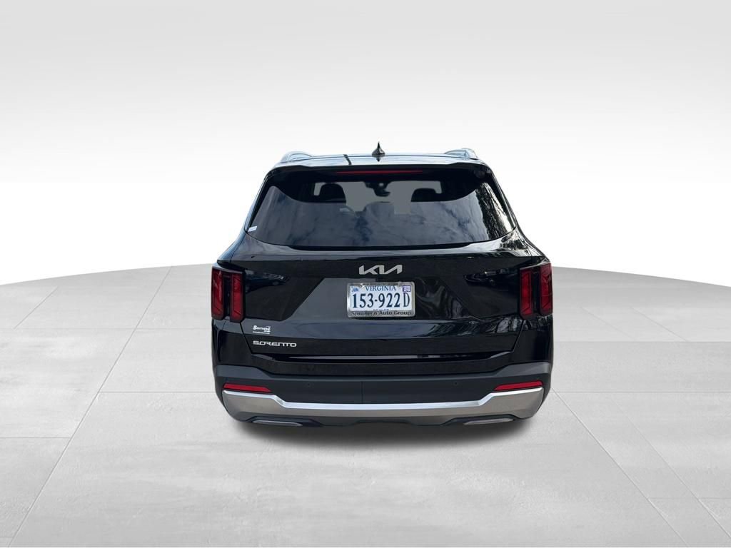 Certified 2025 Kia Sorento S w/ Panoramic Sunroof Package FWD image 4