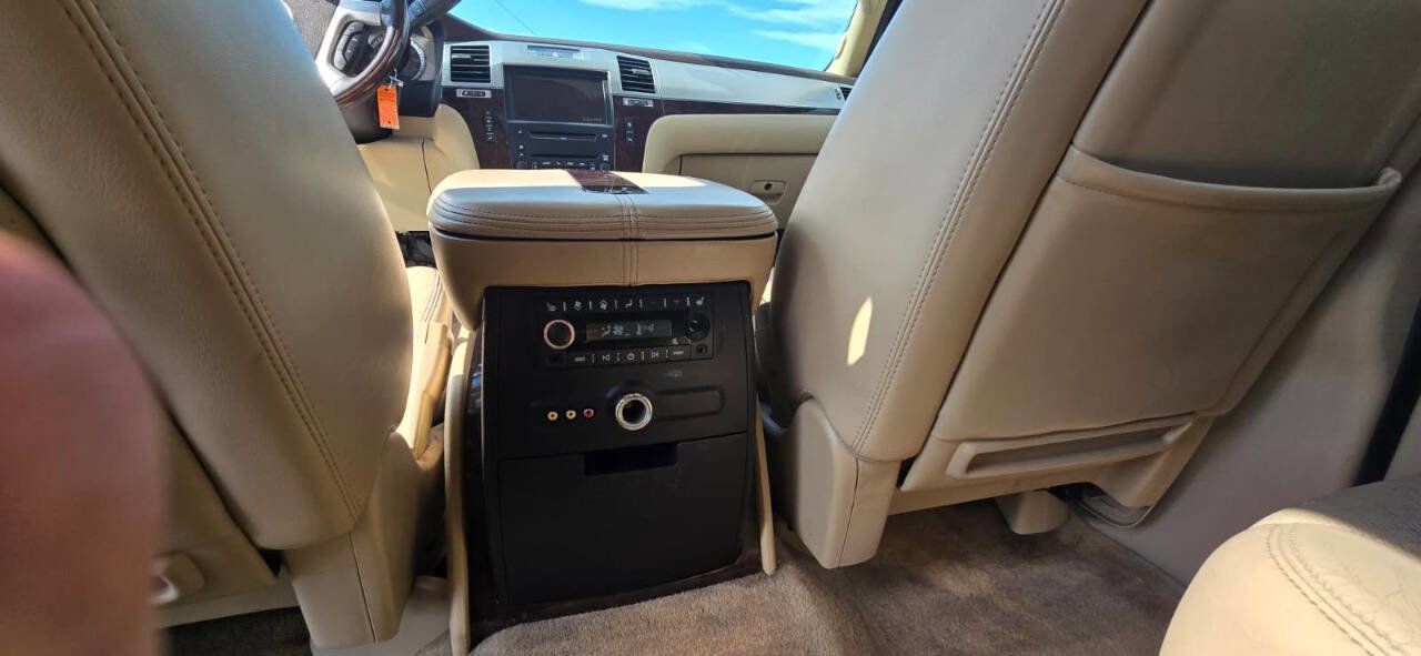 Used 2009 Cadillac Escalade ESV AWD image 15