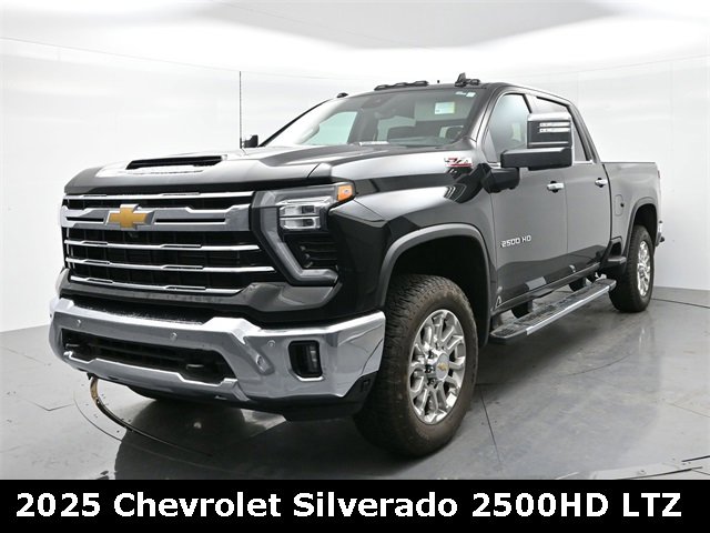 Used 2025 Chevrolet Silverado 2500 LTZ w/ LTZ Premium Package image 3